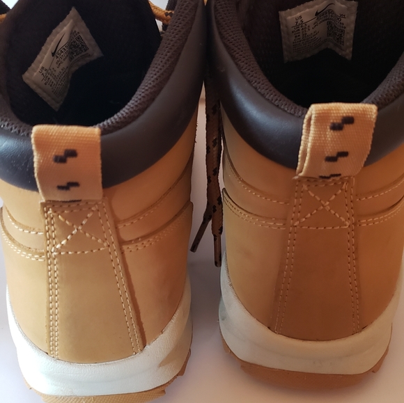 Nike  boots - Picture 2 of 5